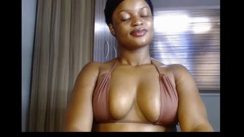 Snapshot of cum_ebony_petitxx chatting on 25, 10, 2025 cath online show from 25, 10, 2025