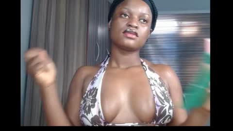 Snapshot of cum_ebony_petitxx chatting on 26, 10, 2025 cath online show from 26, 10, 2025