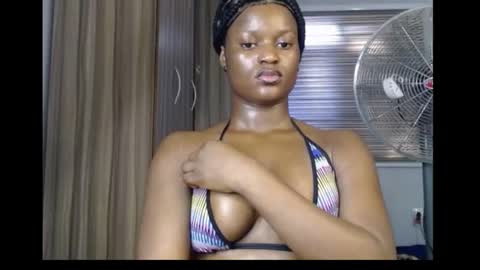 Snapshot of cum_ebony_petitxx chatting on 20, 11, 2025 cath online show from 20, 11, 2025