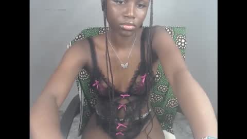 Snapshot of cum_ebony_xsecret chatting on 3, 10, 2025 sophie online show from 3, 10, 2025