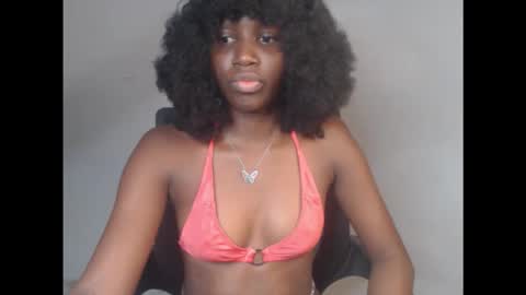 Snapshot of cum_ebony_xsecret chatting on 28, 10, 2025 sophie online show from 28, 10, 2025