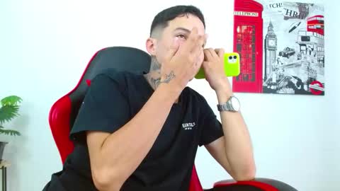 Snapshot of cumandres chatting on 18, 2, 2026 cumandres online show from 18, 2, 2026