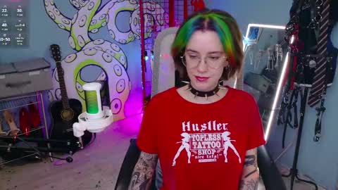 Snapshot of cumpotikeve chatting on 25, 4, 2026 CUMpotikEve online show from 25, 4, 2026