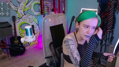 Snapshot of cumpotikeve chatting on 23, 5, 2026 CUMpotikEve online show from 23, 5, 2026