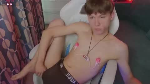 cumte_boy online show from 12, 7, 2026