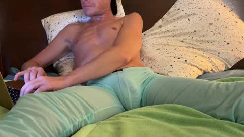 cumwatchmenut online show from 8, 10, 2025