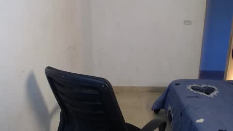 Curious bitch2007 online show from 17, 11, 2025