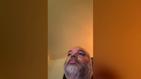 Snapshot of curiousbate1 chatting on 6, 6, 2026 CuriousBate1 online show from 6, 6, 2026
