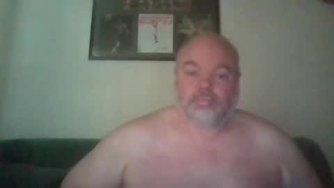 Snapshot of curiousbate1 chatting on 6, 6, 2026 CuriousBate1 online show from 6, 6, 2026