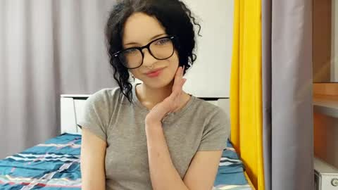 Snapshot of curlixiee chatting on 2, 5, 2026 Kira online show from 2, 5, 2026