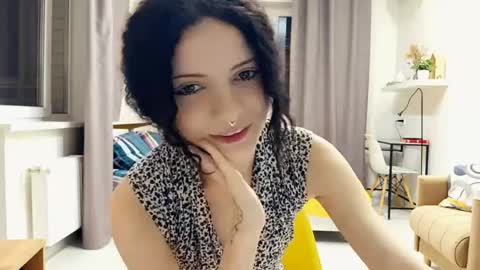 Snapshot of curlixiee chatting on 10, 5, 2026 Kira online show from 10, 5, 2026