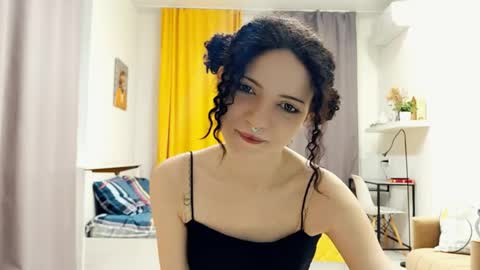 Snapshot of curlixiee chatting on 16, 5, 2026 Kira online show from 16, 5, 2026