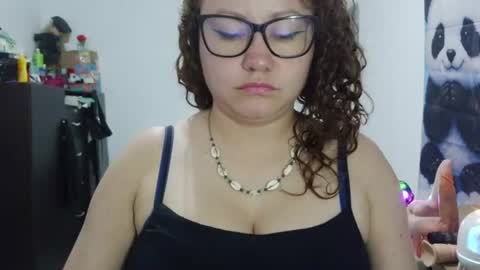 Snapshot of curly_greeneyed chatting on 25, 6, 2026 Vannesa online show from 25, 6, 2026
