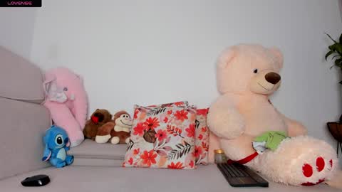 Snapshot of curly_sweett chatting on 11, 5, 2026 Curly - OF- CURLY SWEETT online show from 11, 5, 2026