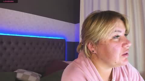 CurlyDreams online show from 3, 11, 2025