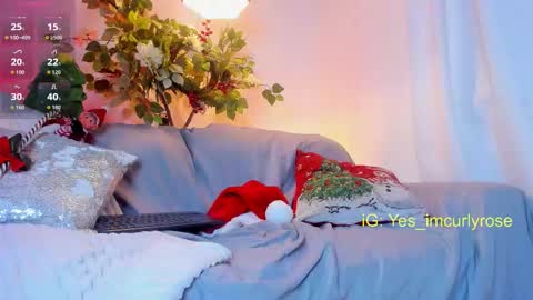 Snapshot of curlyrose_ chatting on 22, 12, 2025 Rose online show from 22, 12, 2025