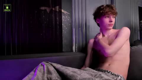 Snapshot of curlytwinkboy chatting on 19, 11, 2025 KEVIN online show from 19, 11, 2025