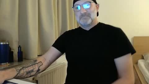 Curman85 online show from 1, 2, 2026