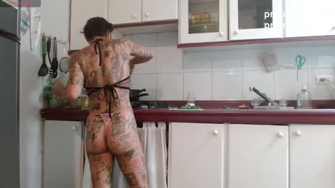 Snapshot of curuba_ chatting on 12, 12, 2024 Curuba online show from 12, 12, 2024