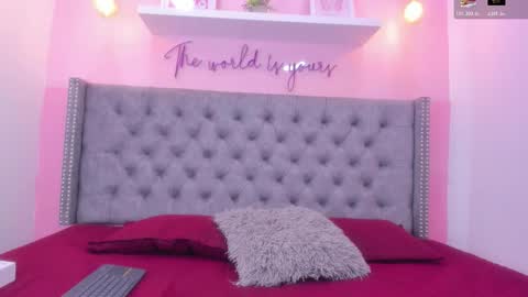 Snapshot of curvy_bigass18 chatting on 26, 2, 2026 curvy_bigass18 online show from 26, 2, 2026