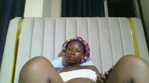 Snapshot of curvybootyj chatting on 26, 2, 2025 CuteJJudy online show from 26, 2, 2025