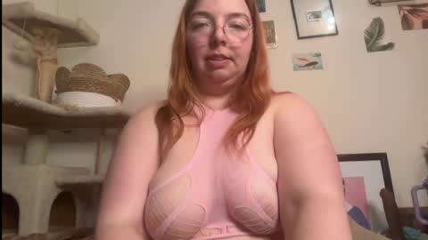 Snapshot of curvycate127 chatting on 11, 4, 2026 Cate online show from 11, 4, 2026