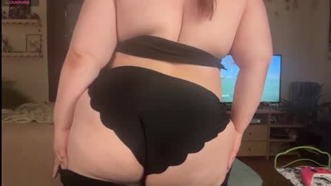 Snapshot of curvycate127 chatting on 9, 6, 2026 Cate online show from 9, 6, 2026