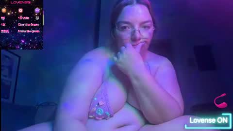 Snapshot of curvycate127 chatting on 4, 8, 2026 Cate online show from 4, 8, 2026