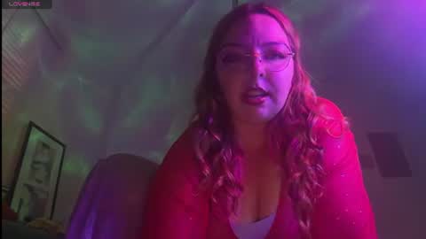 Snapshot of curvycate127 chatting on 5, 8, 2026 Cate online show from 5, 8, 2026