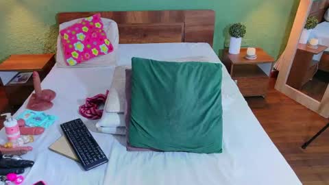 Snapshot of curvyebonyy_ chatting on 7, 6, 2026 Danna online show from 7, 6, 2026