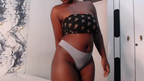 Snapshot of curvyj255 chatting on 28, 7, 2026 curvyj255 online show from 28, 7, 2026