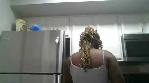 Snapshot of curvyychocolate chatting on 28, 1, 2025 curvyychocolate online show from 28, 1, 2025