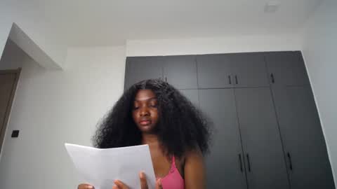 Snapshot of cute_ass18 chatting on 12, 7, 2026 Liya online show from 12, 7, 2026