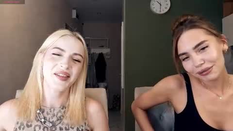 Snapshot of cute_coupleeee chatting on 14, 6, 2026 Masha and Liza online show from 14, 6, 2026