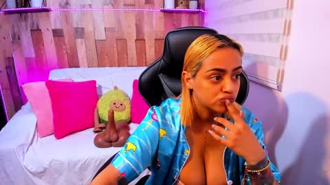    Independent Model online show from 11, 1, 2025