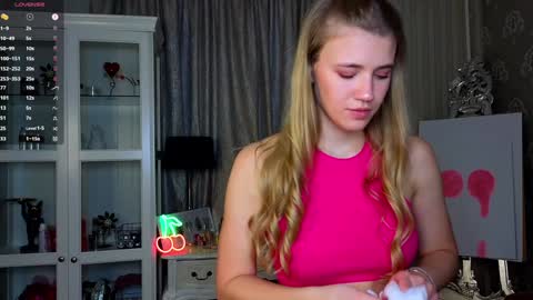 Snapshot of cute_fox_girl chatting on 30, 11, 2025 Anne online show from 30, 11, 2025