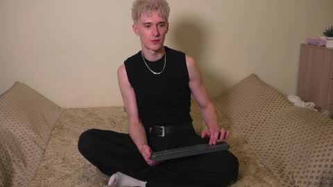 Snapshot of cute_joni chatting on 27, 5, 2026 ToniDaniel online show from 27, 5, 2026