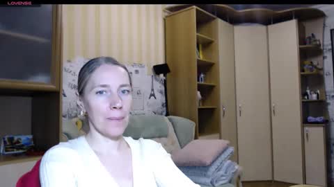 cute_lion_ online show from 13, 12, 2025