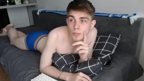 Snapshot of cute_oliver chatting on 27, 5, 2026 Oliver online show from 27, 5, 2026