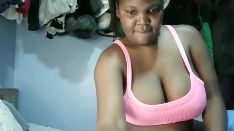 cute_roxie online show from 24, 3, 2026