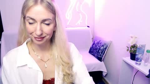 Snapshot of cute_smile_shy chatting on 25, 4, 2026 cute_smile_shy online show from 25, 4, 2026