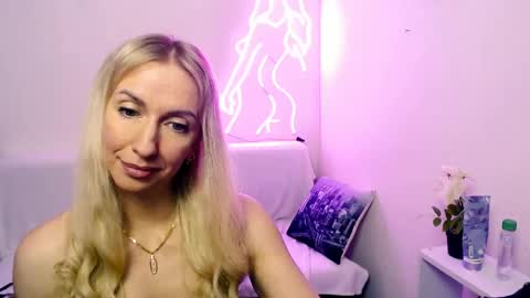 Snapshot of cute_smile_shy chatting on 26, 4, 2026 cute_smile_shy online show from 26, 4, 2026