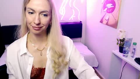 Snapshot of cute_smile_shy chatting on 16, 5, 2026 cute_smile_shy online show from 16, 5, 2026