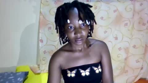 cute_xeniah online show from 14, 10, 2025