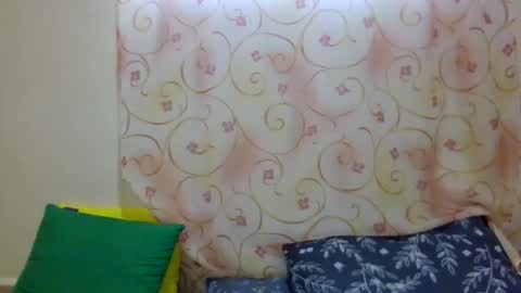 cute_xeniah online show from 16, 10, 2025