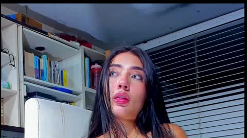 WANNA SEE MORE OF TWINS              online show from 8, 1, 2025