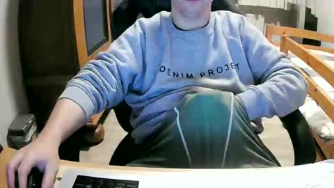 Cuteboy090 online show from 16, 4, 2026