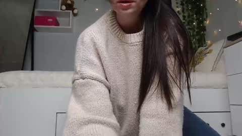 Snapshot of cuteemouse chatting on 25, 3, 2026 Anna online show from 25, 3, 2026
