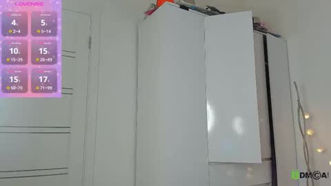 cutenessnicole online show from 9, 3, 2025