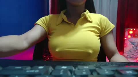 Snapshot of cutepinay143 chatting on 2, 5, 2026 isabel online show from 2, 5, 2026